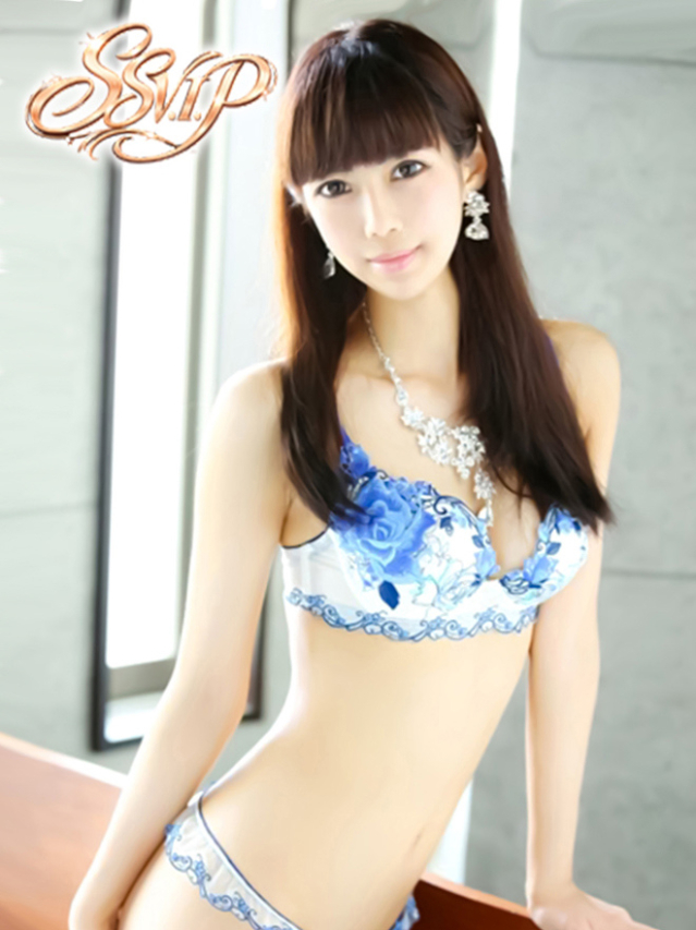 春名葵（メイクアップ）