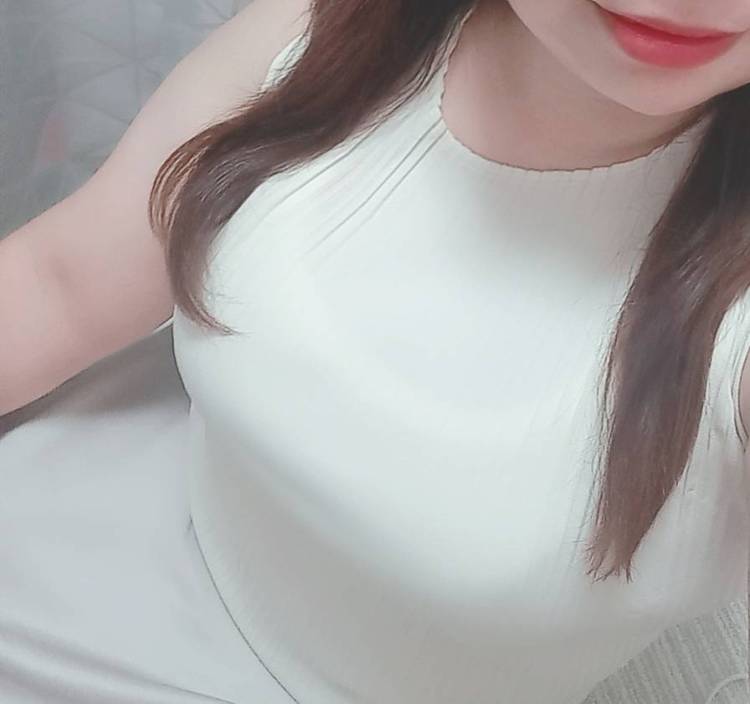 ★魅力満点の可愛い色白爆乳お姉さん『 まゆちゃん 』（ママにおまかせ「マニアック専科」）