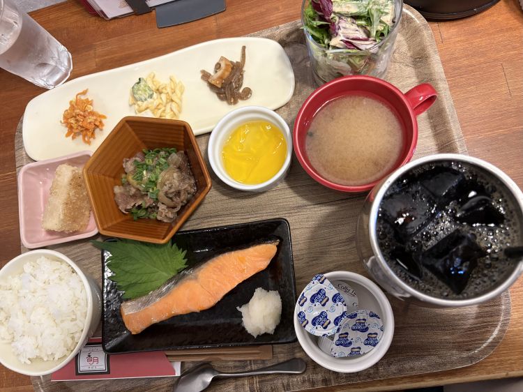 ちょっと遠回りの朝ごはん💕
