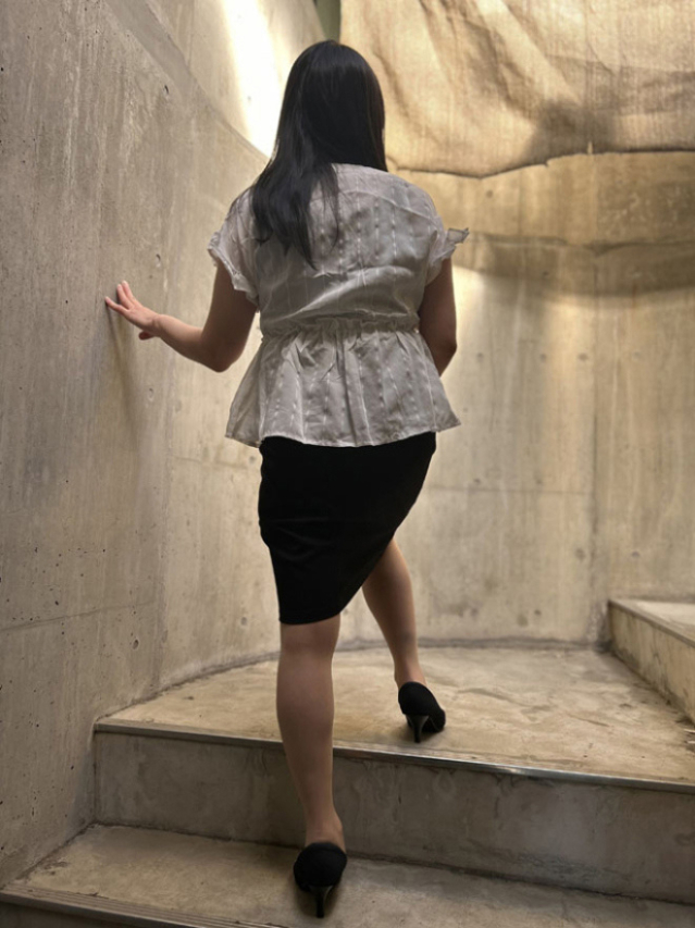 瀬戸(せと)そそる生足・そそる美乳【地元妻】（秘密の逢瀬… ○○妻(西条・東予・今治)）