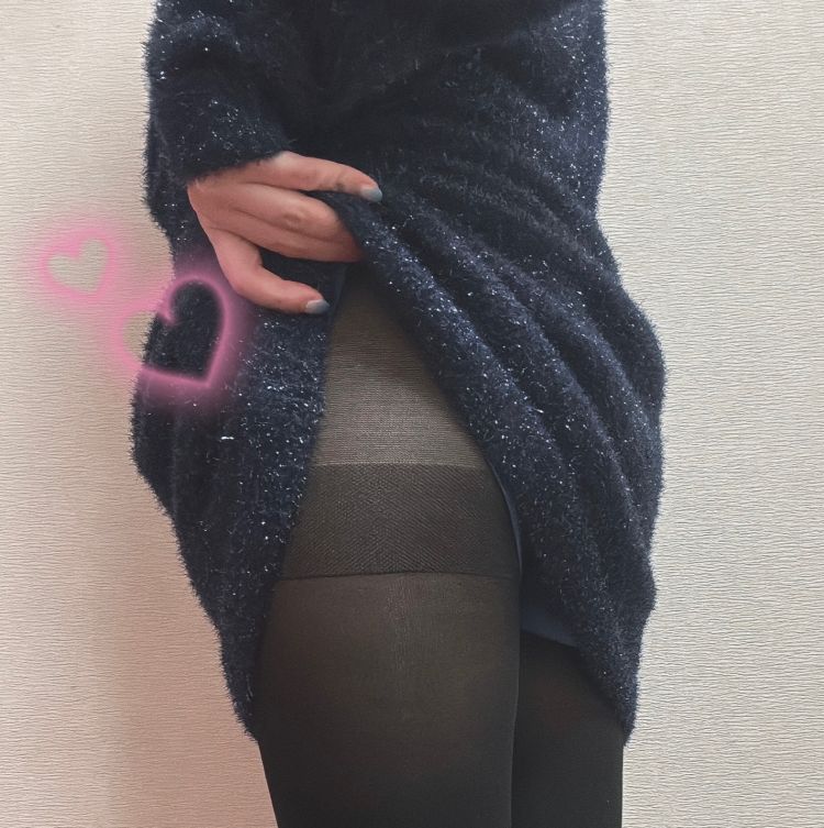 明日明後日出勤します♥️ぎゅってしに来て欲しいな💞