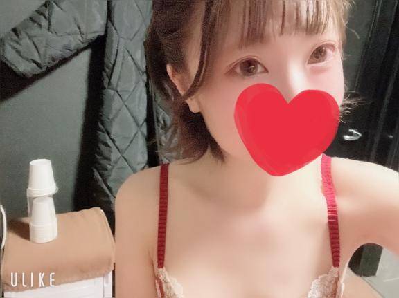 ちっぱいスレンダー😘