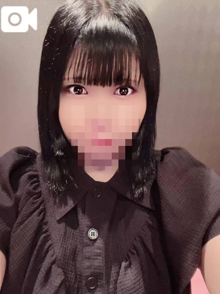 男にはカエルに触れて一人前みたいな訳のわからないルールがある⁉️🤔💭