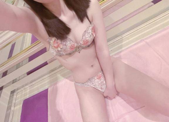 そんなに見つめられたら…?