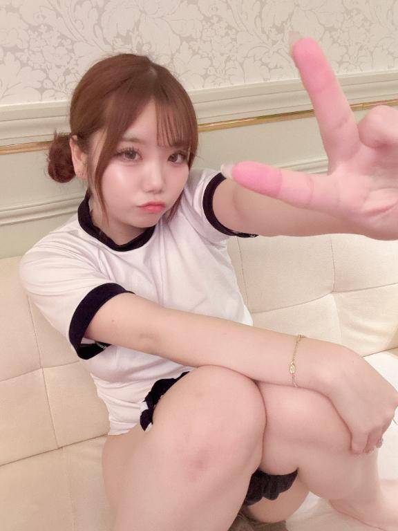 実は脱いでるの、、??