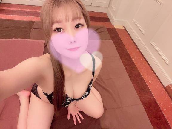 触ってても舐めてても?