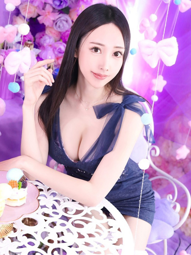 五月女　まり花（ピンクダイア）