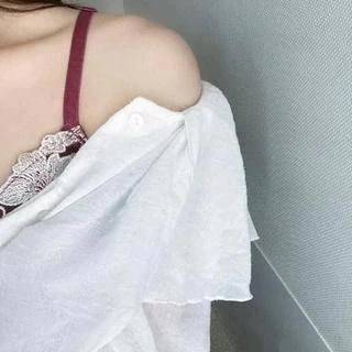 |•ω•,,)ﾁﾗｯ