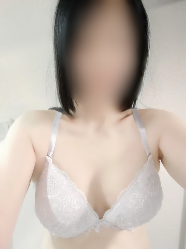 新人れいこ(未経験)（激安ヘルス セクシーマダム）
