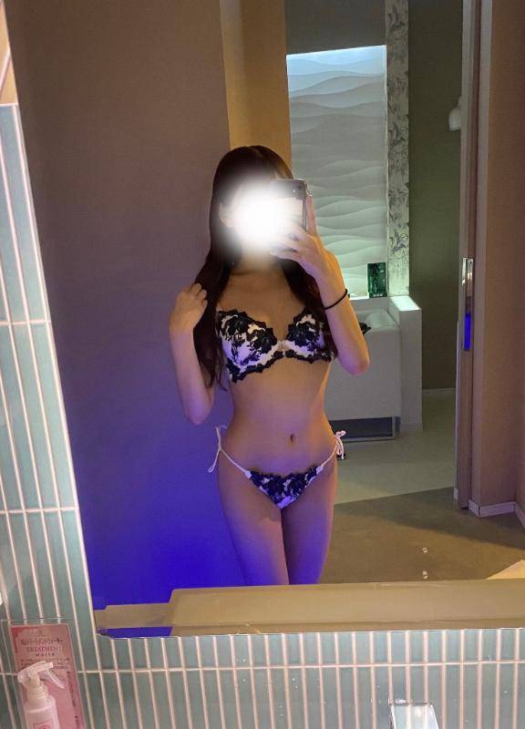 赤ピンクのアソコが濡れてる🩷💦