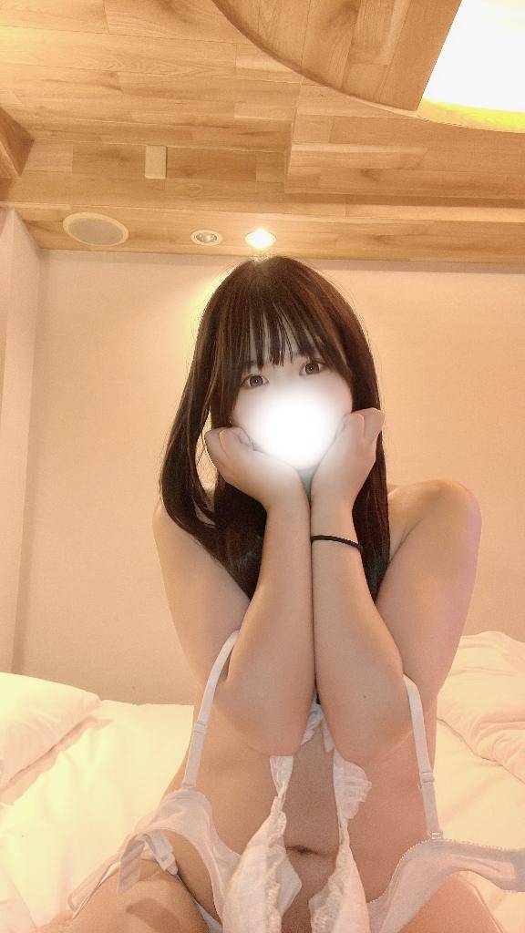 エロさは仕草にあらわれるんです❣️