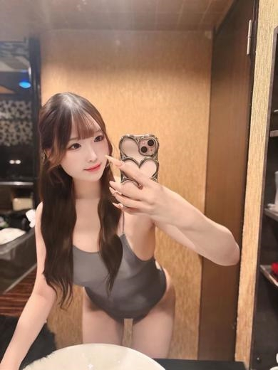 安西あいな