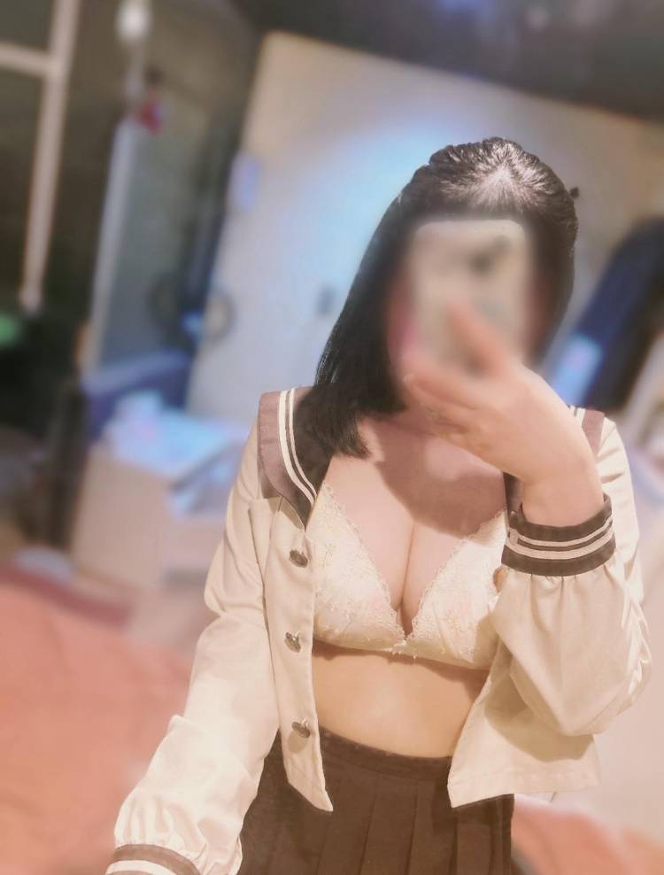 明日制服だよ❣️