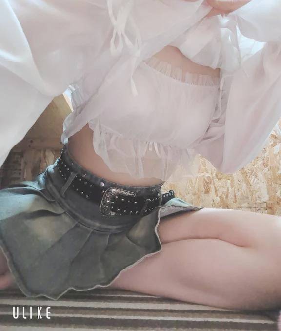 ミニミニスカート