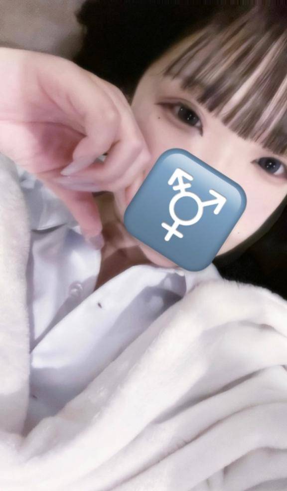 見上げる視線と上目遣いの違い
