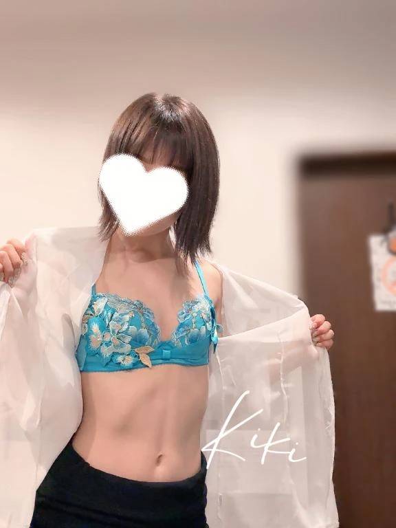 【雨宿りに...】