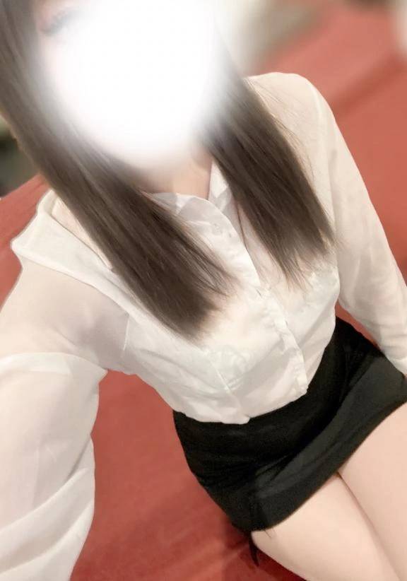 ルナ【抱きしめたくなる甘色天使】