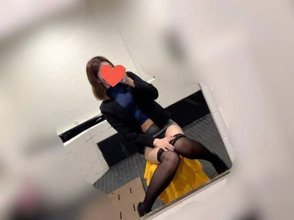 コハク【魅惑の淫らなお姉さま】