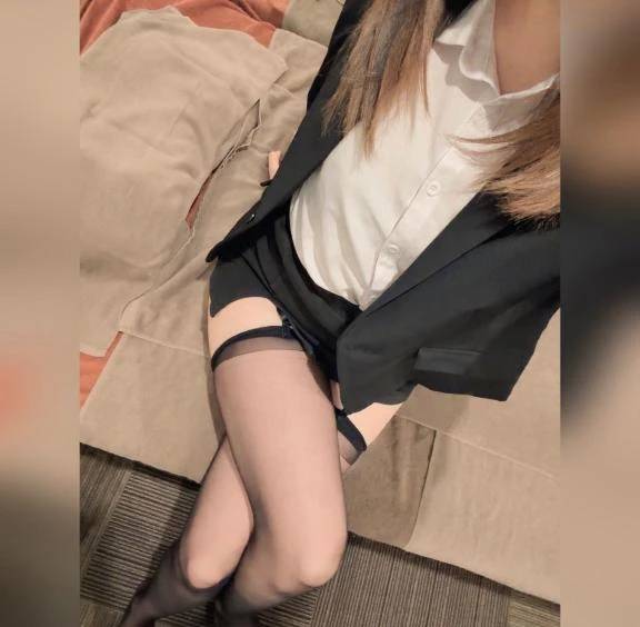 アキノ【恥じらう積極的ドМ秘書】