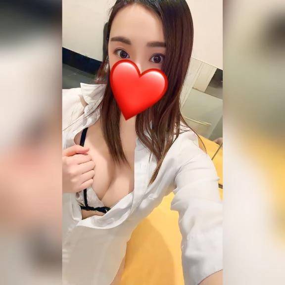 アキノ【恥じらう積極的ドМ秘書】