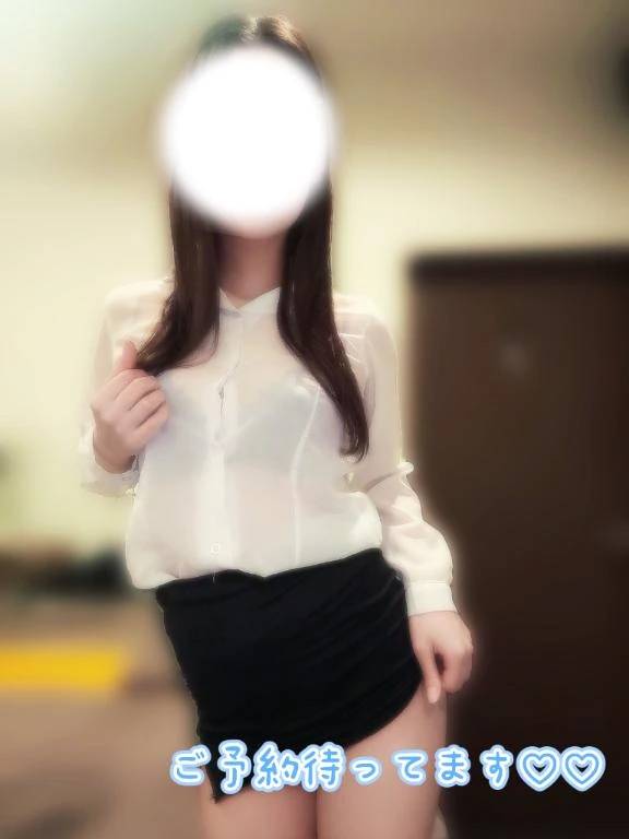 エリカ【漏れる吐息に秘密の情事】