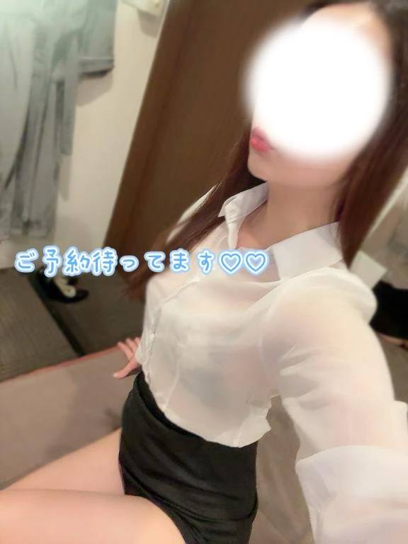 エリカ【漏れる吐息に秘密の情事】