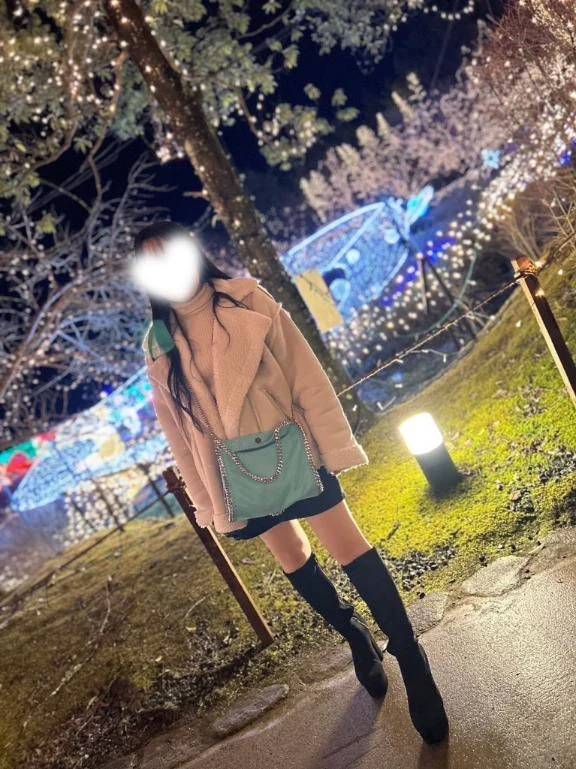 アカネ【二刀流プレイで虜に】