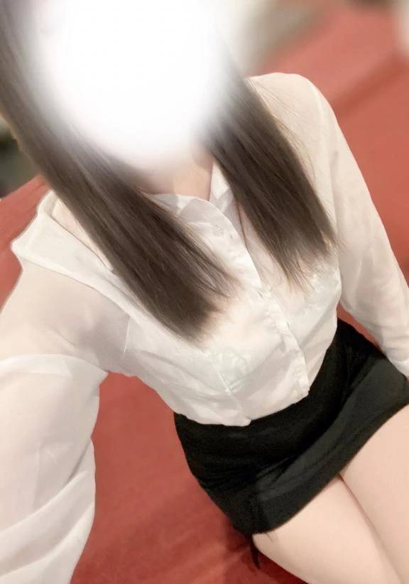 ルナ【抱きしめたくなる甘色天使】