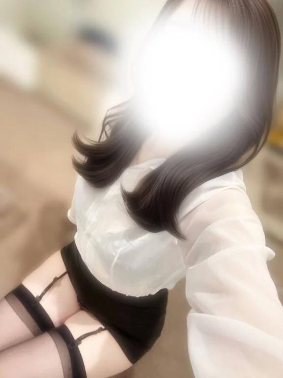 ルナ【抱きしめたくなる甘色天使】