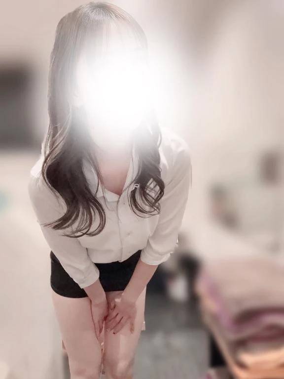 ルナ【抱きしめたくなる甘色天使】