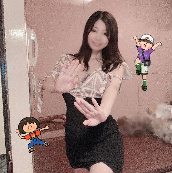 ホノカ【清楚な秘書との濃蜜なひと時】