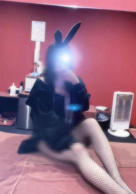 ノエル【三次元美少女との秘密の密事】