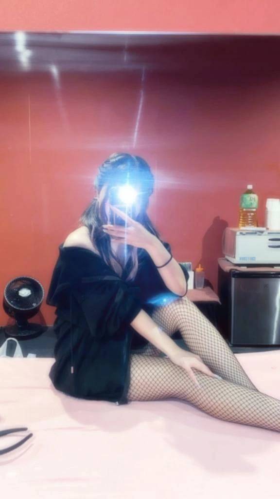 ノエル【三次元美少女との秘密の密事】