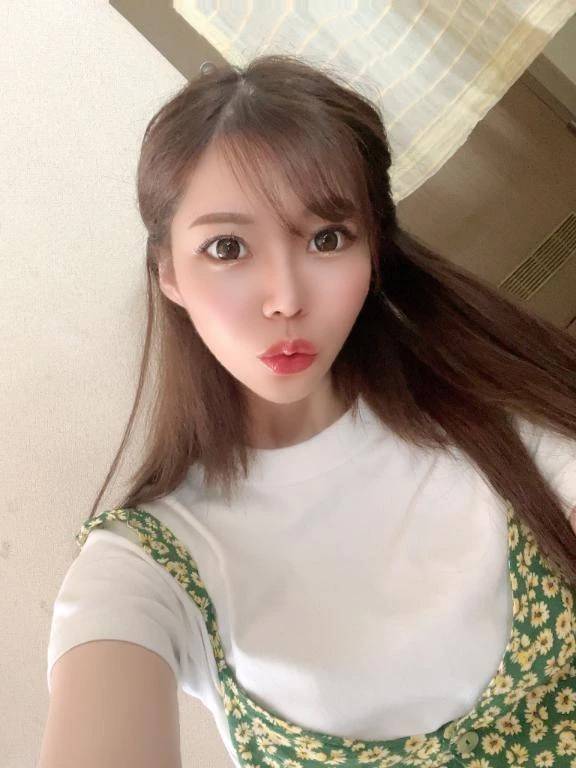 コハク【魅惑の淫らなお姉さま】