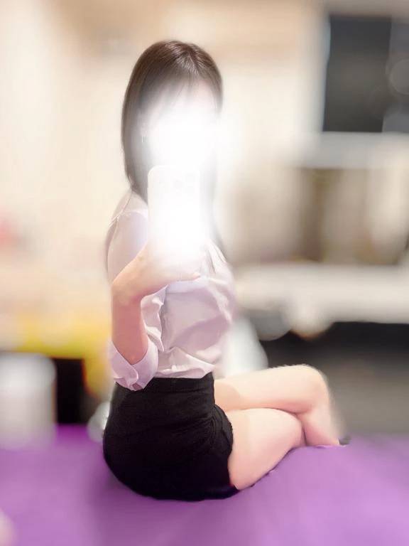 ルナ【抱きしめたくなる甘色天使】