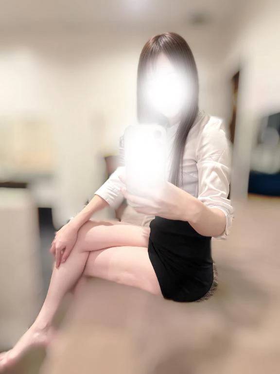 ルナ【抱きしめたくなる甘色天使】