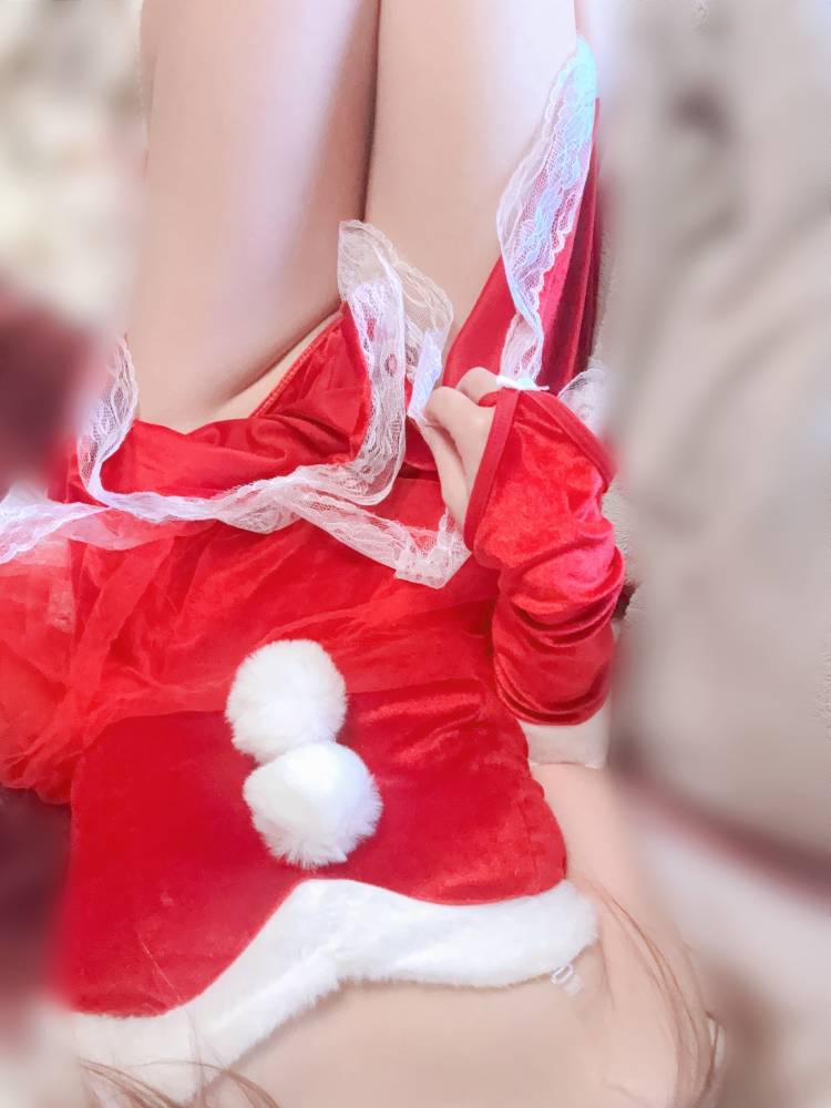 昨日のお礼と明日から暫くサンタコスで出ます🧑‍🎄🎄.*