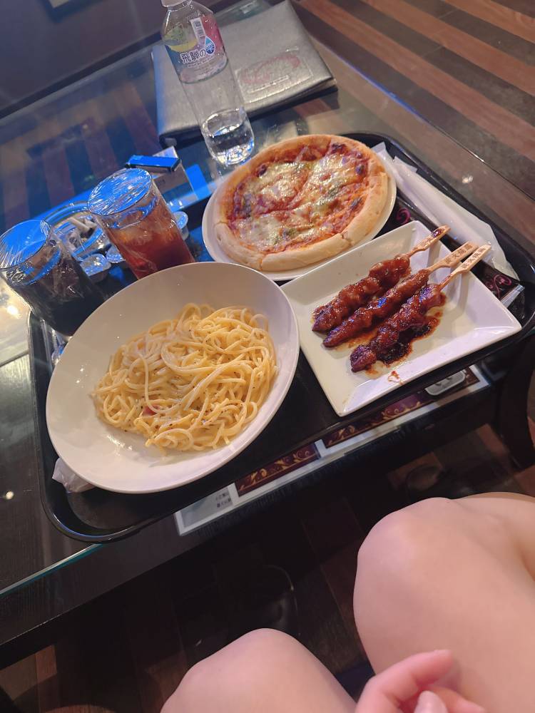 10時から4時まで待ってます😘
