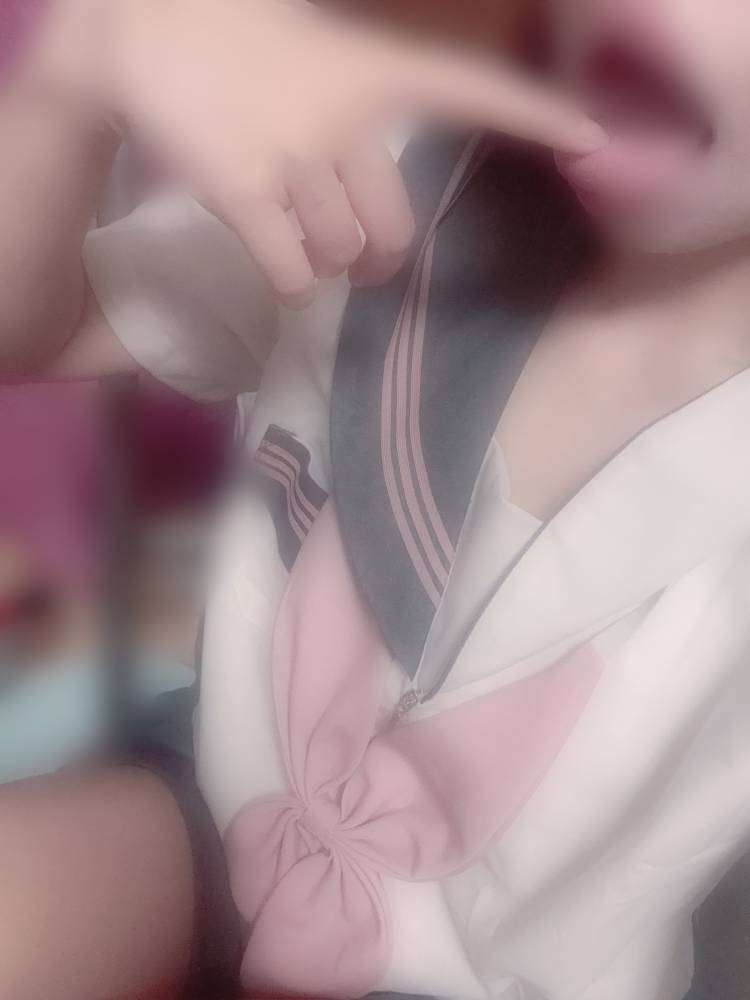 朝10時から翌朝4時までよろしくお願いします🫶今日はドレスですよ🫶