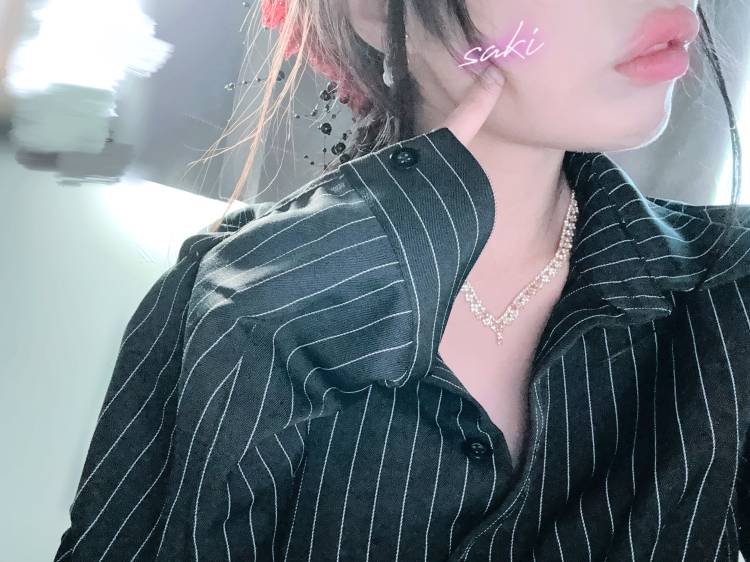 今日19時半から4時までご予約よろしくお願いします💕︎