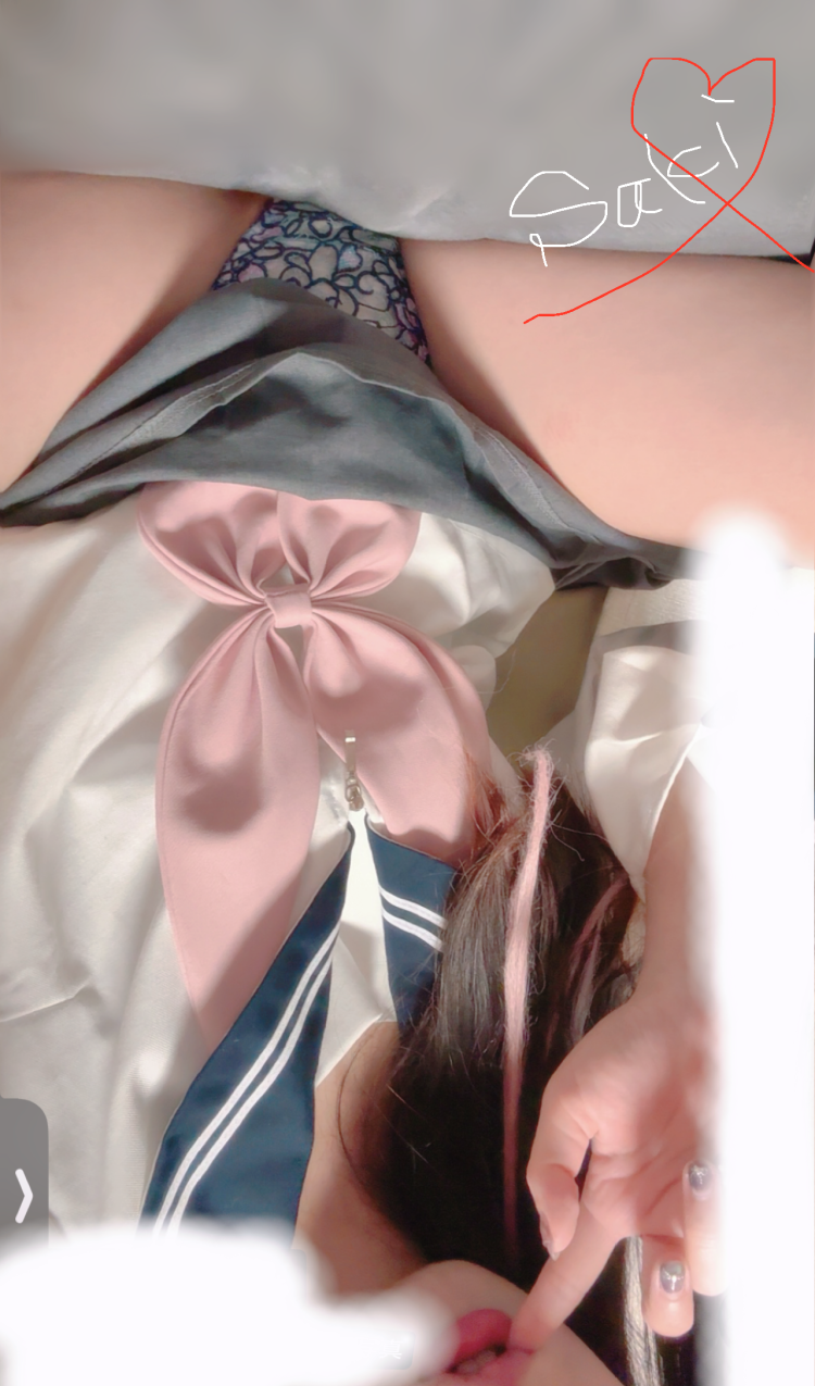今日19時半から4時までご予約待ってます💕💕