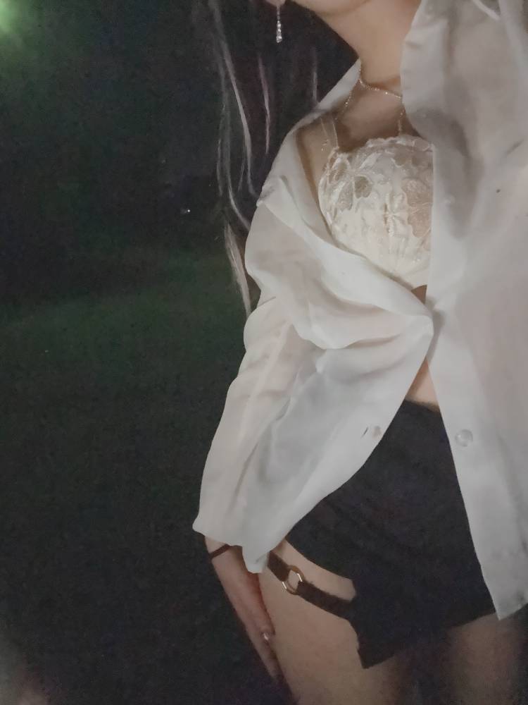 まだまだ朝4時まで待ってますね💕︎空いてます😘