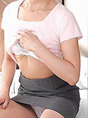 かずみ(濡れ濡れスレンダー熟女)