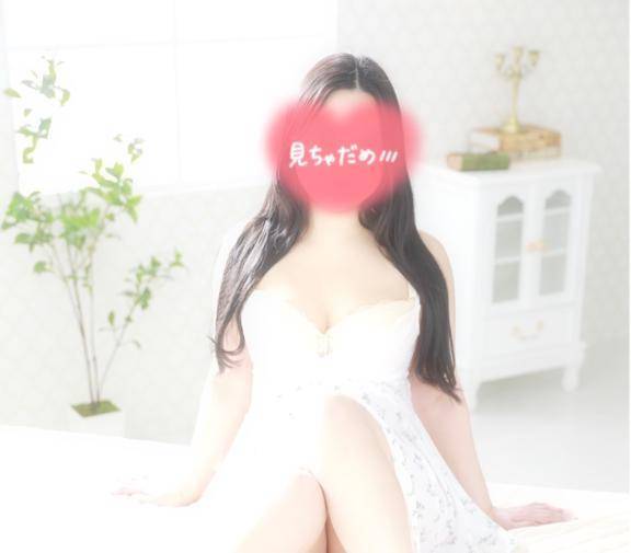 るり【見逃せない美巨乳】