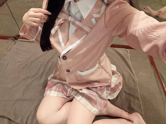 みるく【ｴﾛｶﾜ美女と秘密の時間