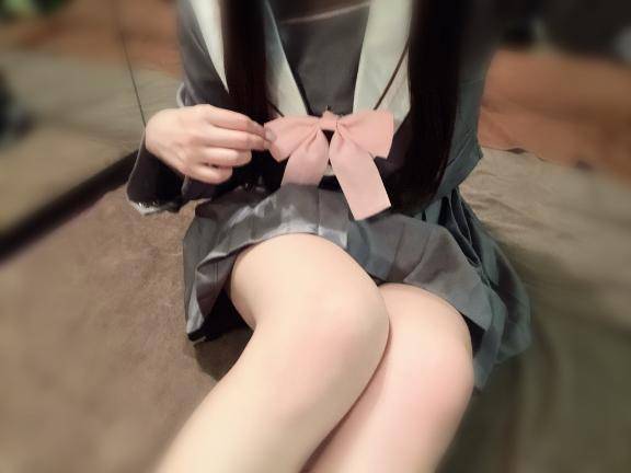 みるく【ｴﾛｶﾜ美女と秘密の時間