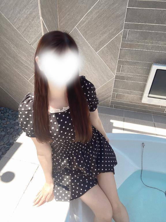 みるく【ｴﾛｶﾜ美女と秘密の時間