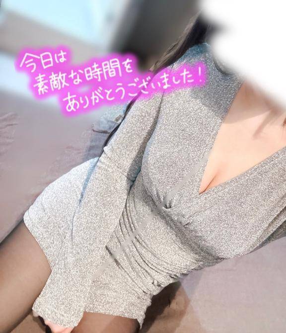 るり【見逃せない美巨乳】