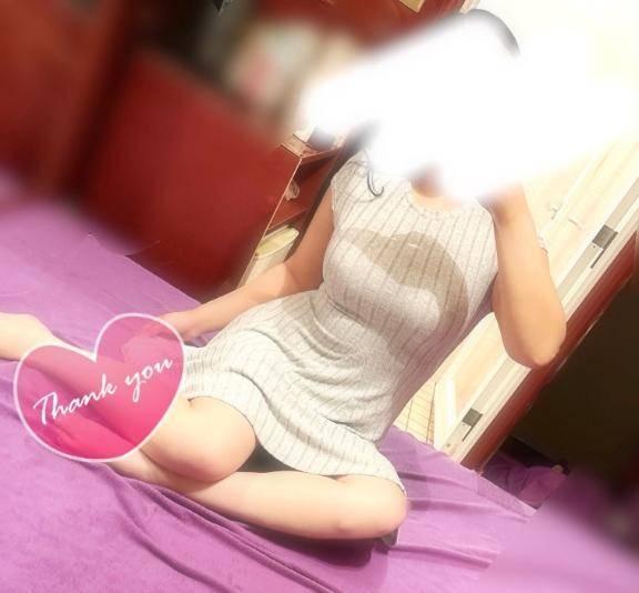 るり【見逃せない美巨乳】