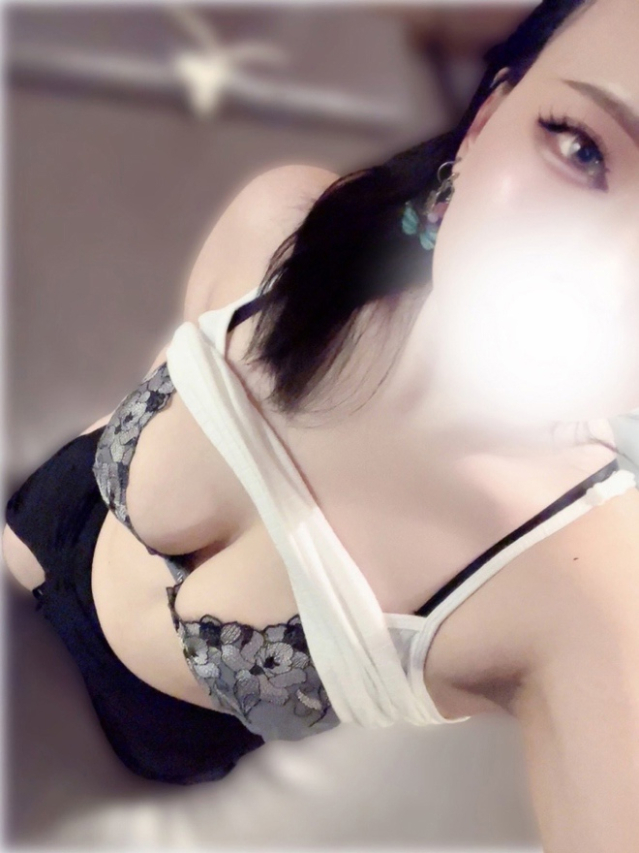 ちはる【規格外の美巨乳エロボディ！】